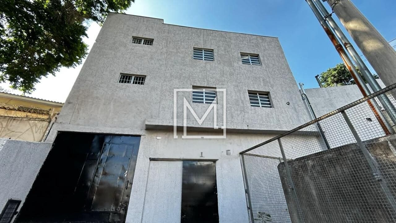 Galpão com 7 banheiros e escritório na Vila Moinho Velho