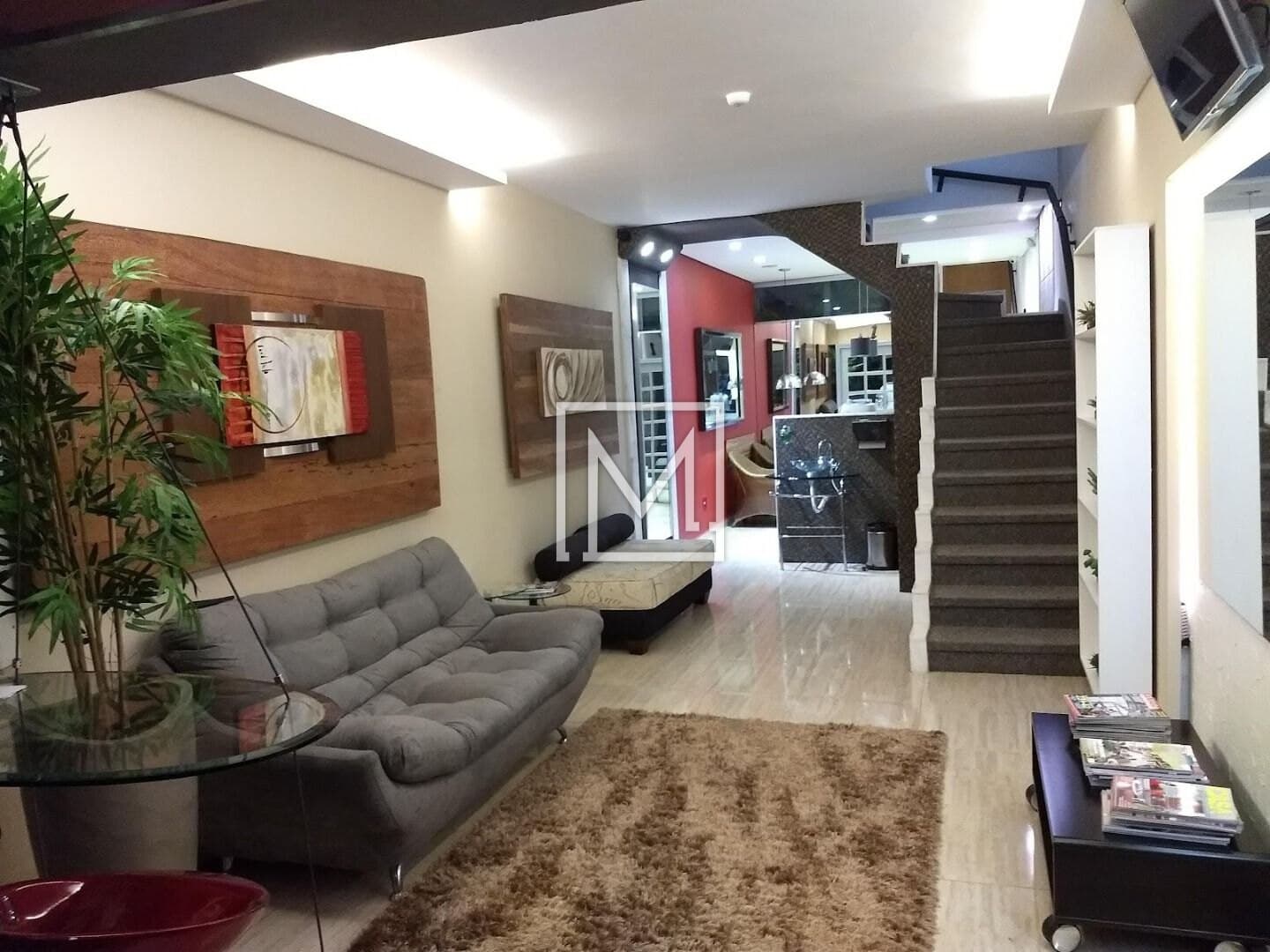 SALA COM ÁREA COMUM DE ALTO PADRÃO